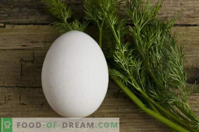 Eier für Ostern mit Kurkuma, Zwiebelschalen, Gaze malen ...