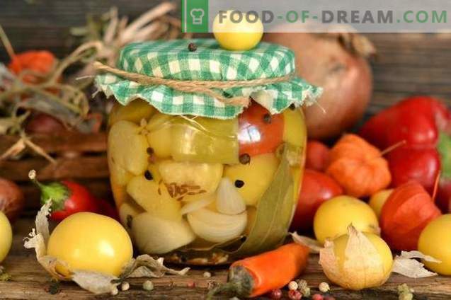 Gemüseteller für den Winter mit Physalis, Pfeffer und Tomaten