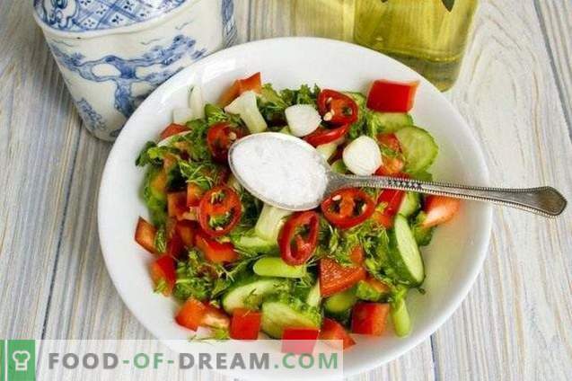 Salade de concombre aux poivrons pour l'hiver