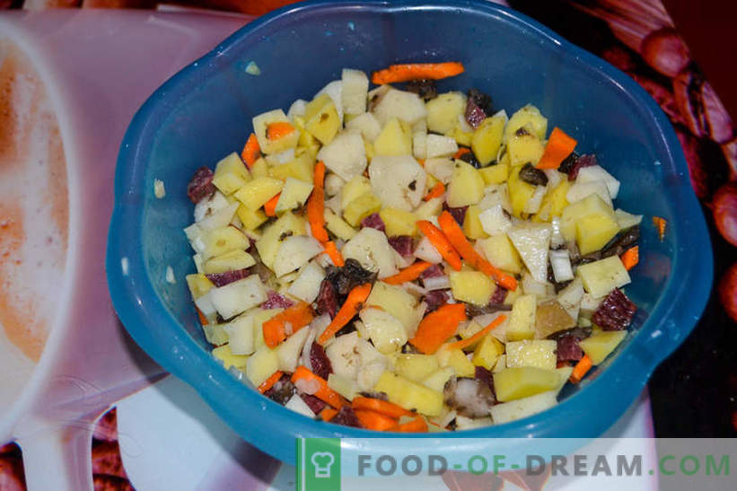 Braten in Töpfen - Kartoffeln mit Pilzen und geräucherter Wurst, leckeres Rezept für Gäste