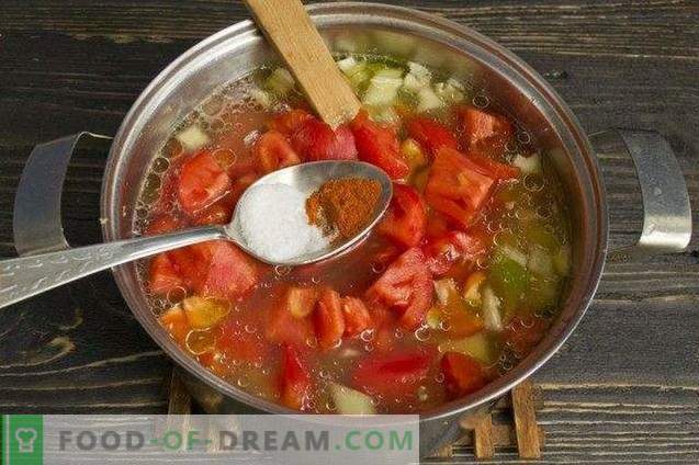 Tomatensuppe mit Paprika und Thymian