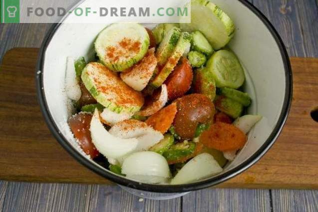 Koreanischer Salat mit Gurken und Tomaten für den Winter