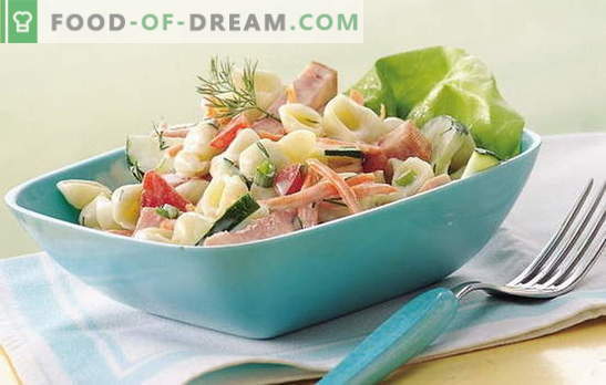 Einfacher Schinkensalat - Zauberstab für die Gastgeberin! Rezepte für leckere Salate mit Schinken und Gemüse, Pilzen, Crackern
