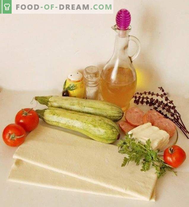 mediterrane Torte mit Zucchini, Schinken und Käse