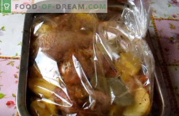 Hähnchenschenkel, im Ofen mit Kartoffeln gebacken, unter einer knusprigen Kruste, in einer Hülse, Folie, mit Käse