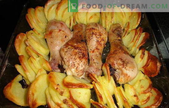 Hähnchenschenkel mit Kartoffeln im Ofen - ein wunderbares Abendessen! Rezepte für Hähnchenschenkel mit Kartoffeln im Ofen: 7 Varianten von einem Gericht