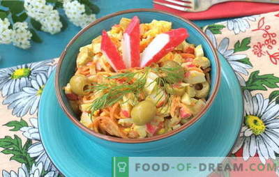 Saftige Salate mit Krabbenstäbchen und koreanischen Karotten. Rezepte für Salate mit Krabbenstäbchen und koreanischen Karotten