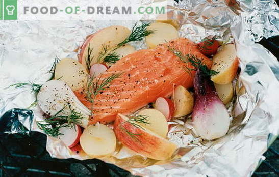 Roter Fisch in Folie im Ofen - eine Delikatesse! Rezepte für roten Fisch in Folie im Ofen mit Kartoffeln, Tomaten, Kapern und Oliven