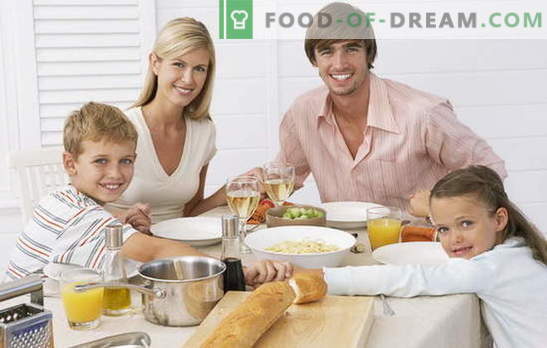 Ein einfaches schnelles Abendessen ist eine Gelegenheit, eine Familie schnell und geschmackvoll zu ernähren. Wie man ein einfaches Abendessen in aller Eile zubereitet