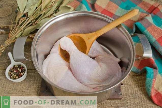 Chicken chicken broth - rich and aromatic