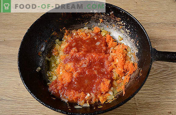 Buchweizenbrei in Tomatensauce: Lebensmittel für Sportler und Abnehmen können lecker sein! Ein einfaches Foto-Rezept für Buchweizen in einer duftenden Tomatensoße